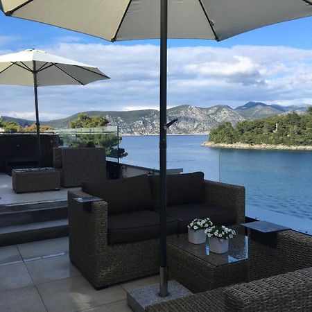 High View-A Seaside Villa With Huge Jacuzzi Račišće エクステリア 写真