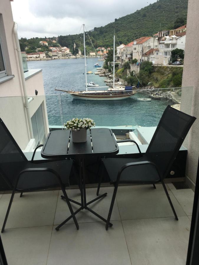 High View-A Seaside Villa With Huge Jacuzzi Račišće エクステリア 写真